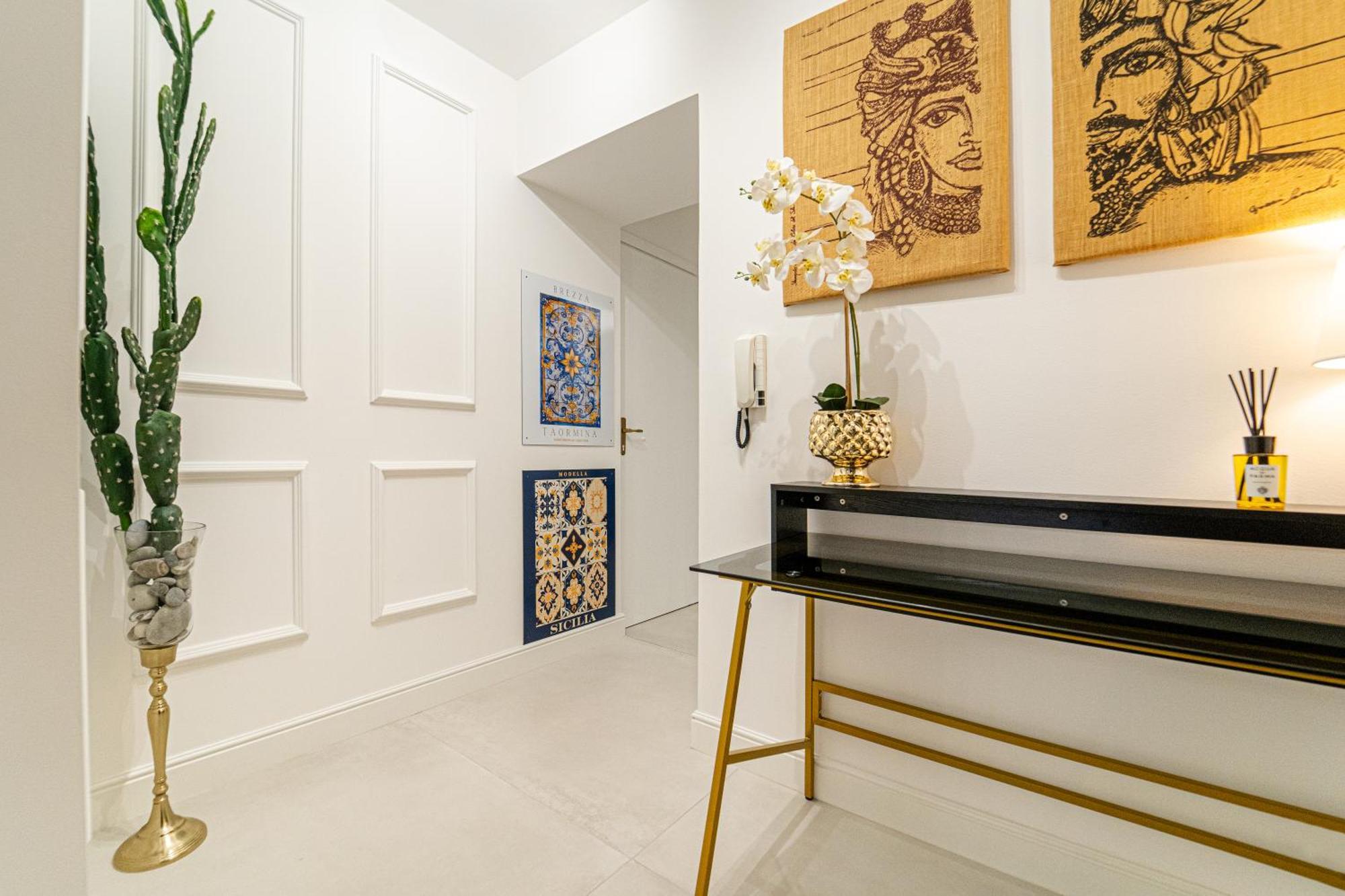 Johnny'S Suites Taormina Beach Bay Eksteriør bilde